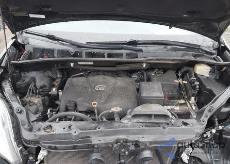 2019 Toyota Sienna Le 7 Passenger z USA, uszkodzony, nr VIN 5TDJZ3DC0KS214728